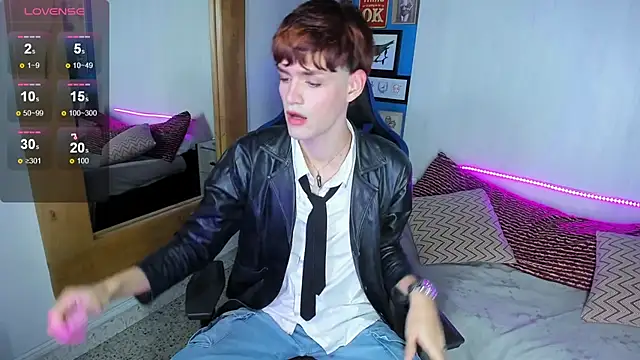 Snapshot of VladHellsing4 chatting on 02.11.25 VladHellsing4 online show from 02.11.25