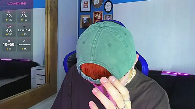 Snapshot of VladHellsing4 chatting on 09.11.25 VladHellsing4 online show from 09.11.25