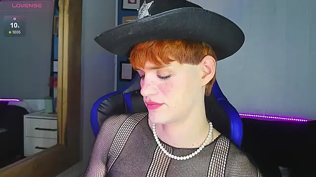 Snapshot of VladHellsing4 chatting on 09.19.25 VladHellsing4 online show from 09.19.25