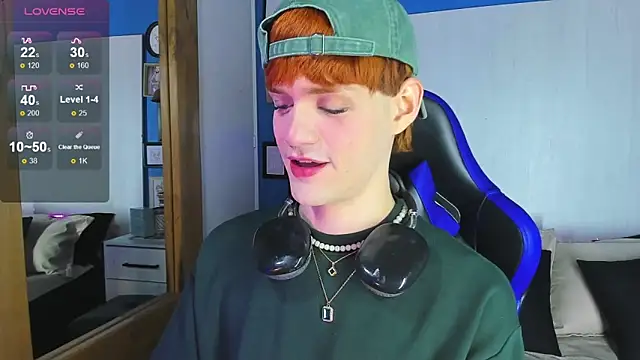 Snapshot of VladHellsing4 chatting on 09.27.25 VladHellsing4 online show from 09.27.25