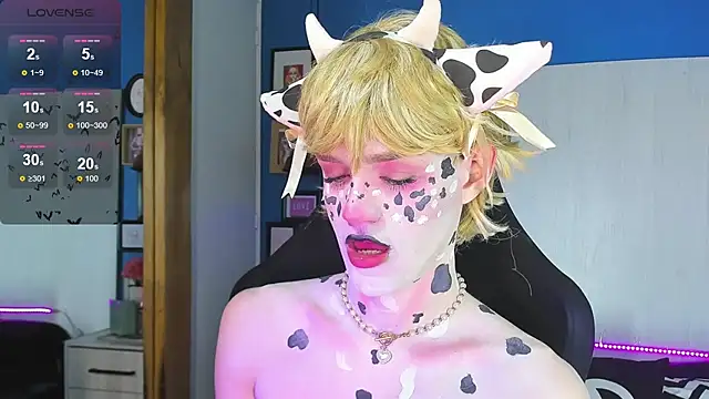 Snapshot of VladHellsing4 chatting on 10.21.25 VladHellsing4 online show from 10.21.25