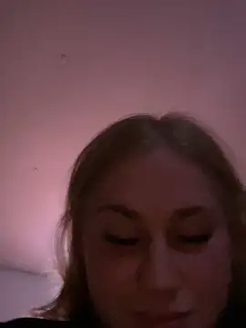 Prettypinkisland online show from 06.28.26