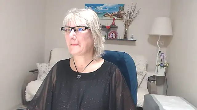 FleurMays online show from 10.04.25