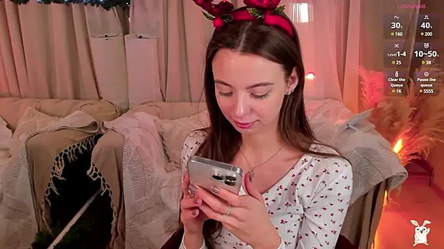 Goldy Grace  online show from 12.27.24