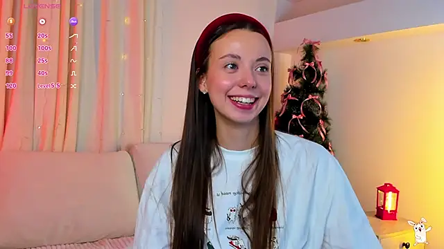 Snapshot of Goldy_Grace_ chatting on 12.21.25 Goldy Grace online show from 12.21.25