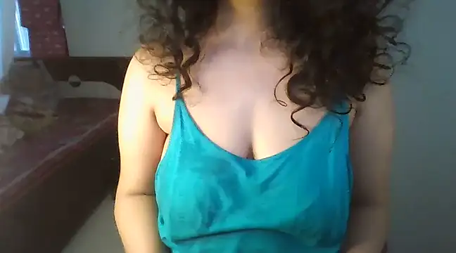 Snapshot of MakeMeCumAhh chatting on 03.19.25 MakeMeCumAhh online show from 03.19.25