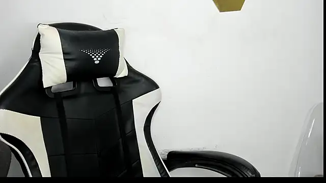 HelueHorny13 online show from 01.21.25