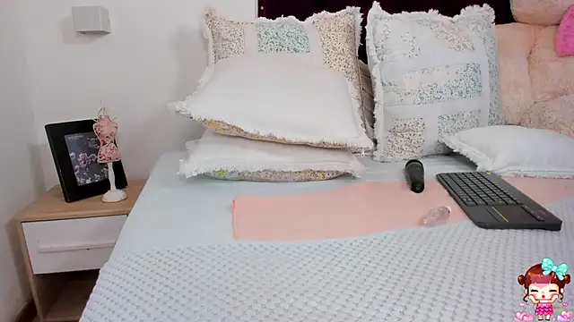 Snapshot of khloe_cutee chatting on 12.11.24 khloe cutee online show from 12.11.24