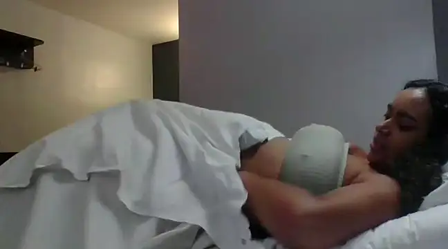 cinnaminnie online show from 01.03.25