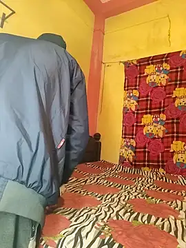 Snapshot of Hunter_boy9 chatting on 12.17.25 Hunter boy9 online show from 12.17.25