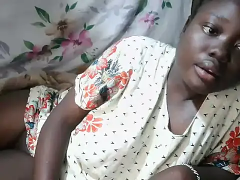 Snapshot of mdivah chatting on 11.13.25 mdivah online show from 11.13.25