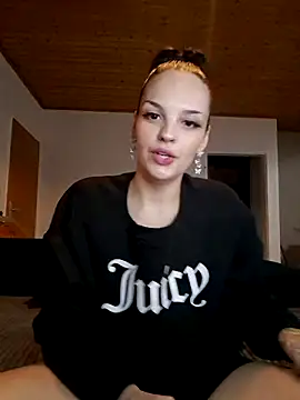 Snapshot of Jujuicy_97 chatting on 01.30.25 Jujuicy 97 online show from 01.30.25