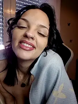 Snapshot of Jujuicy_97 chatting on 03.10.25 Jujuicy 97 online show from 03.10.25