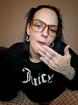 Snapshot of Jujuicy_97 chatting on 03.15.25 Jujuicy 97 online show from 03.15.25