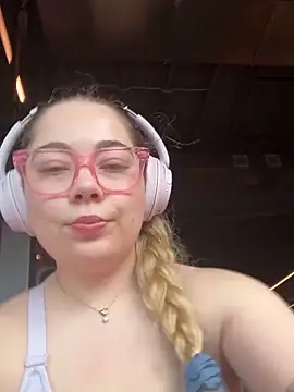 brooklynivy online show from 10.10.25