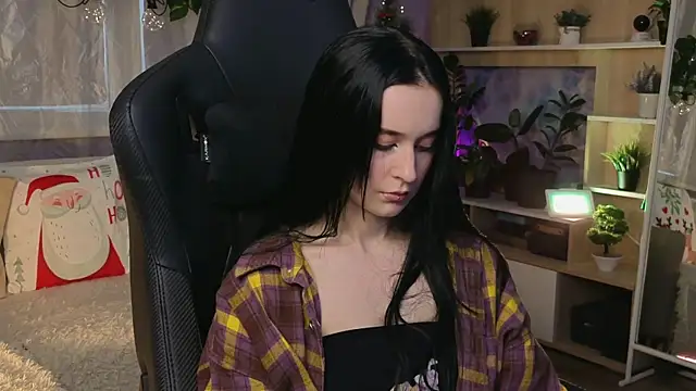 KiraLiLime online show from 02.14.25