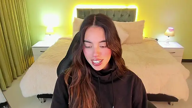 Snapshot of _Charlotte_evans_1 chatting on 11.12.25 Charlotte evans 1 online show from 11.12.25