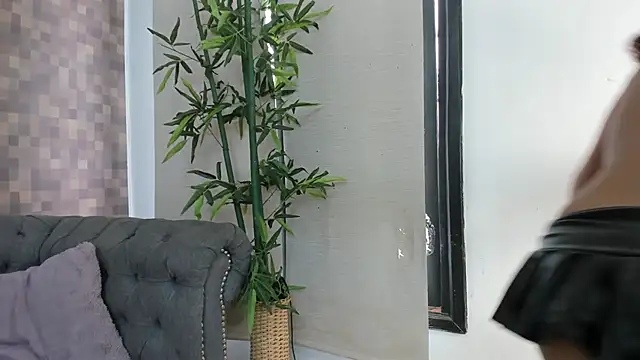 nataly velez online show from 10.27.25