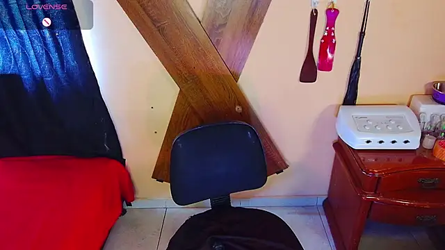 Snapshot of bdsmsubdirty chatting on 10.27.25 bdsmsubdirty online show from 10.27.25