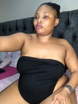 Snapshot of Anaelle24 chatting on 02.28.26 Anaelle24 online show from 02.28.26