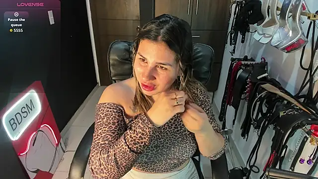 Snapshot of violet_bdsmx chatting on 09.13.25 violet bdsmx online show from 09.13.25