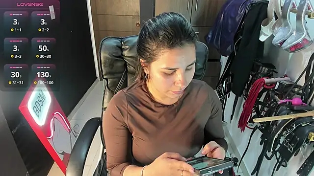 Snapshot of violet_bdsmx chatting on 10.03.25 violet bdsmx online show from 10.03.25