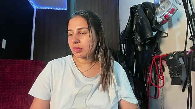 Snapshot of violet_bdsmx chatting on 11.08.25 violet bdsmx online show from 11.08.25