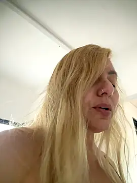 Snapshot of EvaBellucci_ chatting on 11.06.25 EvaBellucci online show from 11.06.25