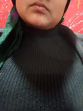 Snapshot of vadapavgirl chatting on 12.17.24 vadapavgirl online show from 12.17.24