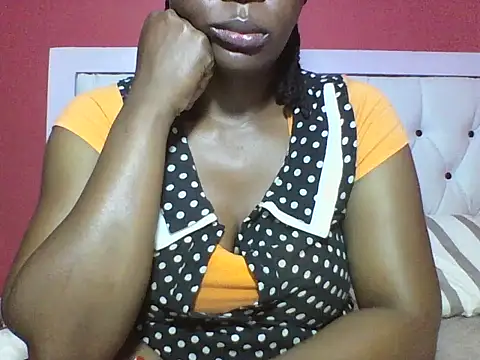 Snapshot of Sweet-piie chatting on 12.15.25 Sweet-piie online show from 12.15.25