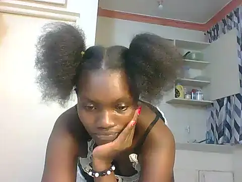 Snapshot of Slimthick900 chatting on 02.07.25 Slimthick900 online show from 02.07.25