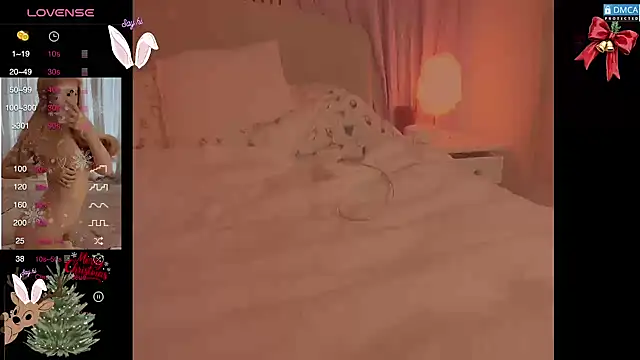 Snapshot of Blondecandie chatting on 01.10.26 Blondecandie online show from 01.10.26