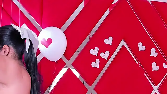 Snapshot of SusanCouper chatting on 02.15.25 SusanCouper online show from 02.15.25