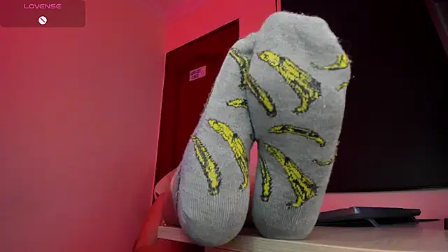 larissa01  online show from 03.23.25