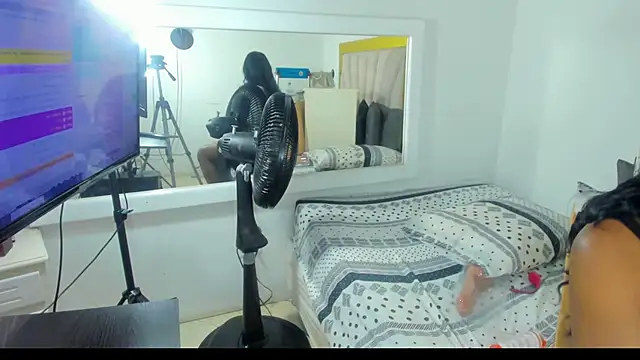 Evelonga 707 online show from 01.18.25