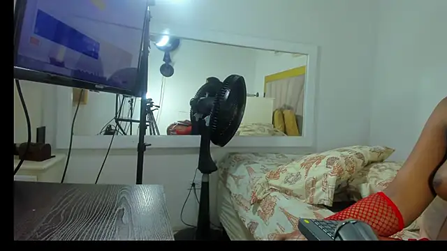 Evelonga 707 online show from 01.31.25