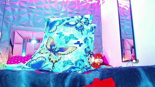 Doll IvannaTs online show from 12.22.24