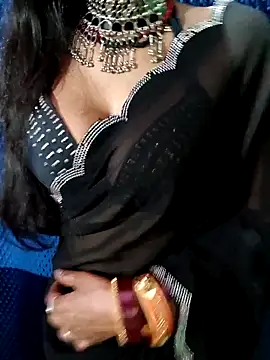 Snapshot of Savita_hotmom chatting on 01.14.26 Savita hotmom online show from 01.14.26