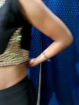 Snapshot of Savita_hotmom chatting on 03.24.26 Savita hotmom online show from 03.24.26