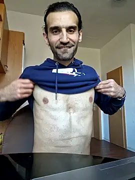 Snapshot of Sammoon chatting on 03.18.25 Sammoon online show from 03.18.25