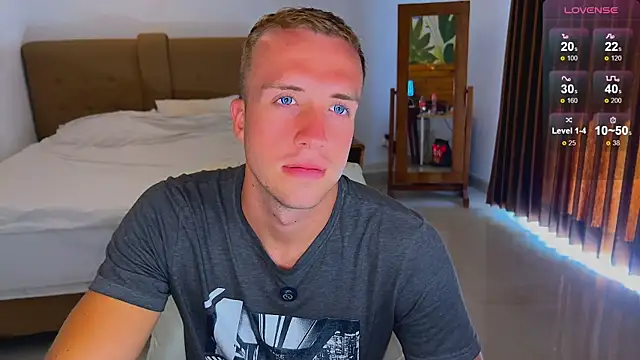 Snapshot of tommy_cumfinger chatting on 09.25.25 tommy cumfinger online show from 09.25.25