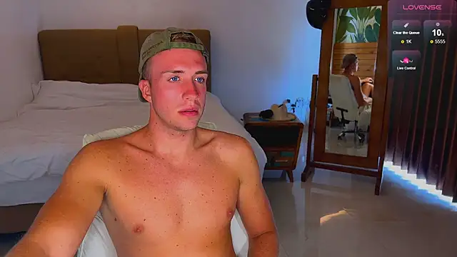 Snapshot of tommy_cumfinger chatting on 11.12.25 tommy cumfinger online show from 11.12.25