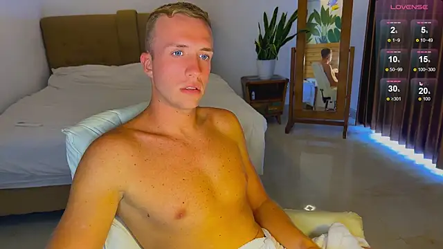 Snapshot of tommy_cumfinger chatting on 12.23.25 tommy cumfinger online show from 12.23.25