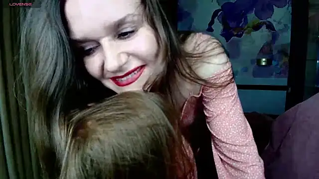 Snapshot of AriaGray chatting on 06.21.26 AriaGray online show from 06.21.26