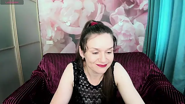 Snapshot of AriaGray chatting on 06.27.26 AriaGray online show from 06.27.26