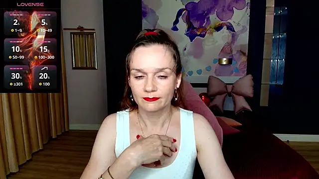 Snapshot of AriaGray chatting on 07.06.26 AriaGray online show from 07.06.26