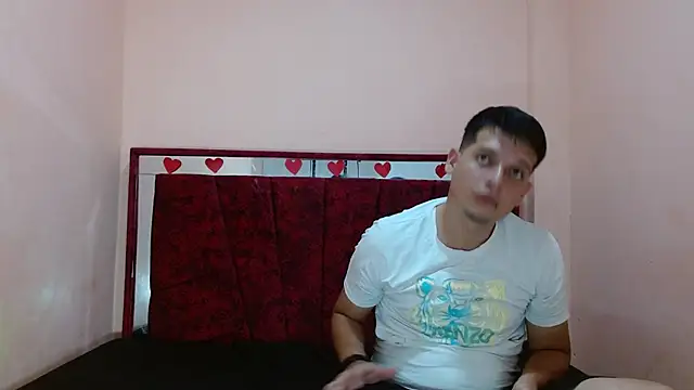 Snapshot of FerneyManti chatting on 11.02.25 FerneyManti online show from 11.02.25