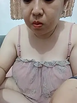 Snapshot of VyOanh2K chatting on 07.14.26 VyOanh2K online show from 07.14.26