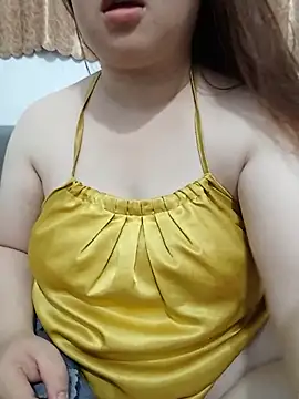 Snapshot of VyOanh2K chatting on 07.18.26 VyOanh2K online show from 07.18.26