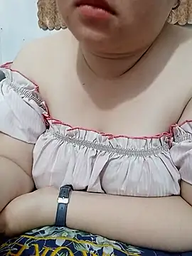 Snapshot of VyOanh2K chatting on 07.19.26 VyOanh2K online show from 07.19.26